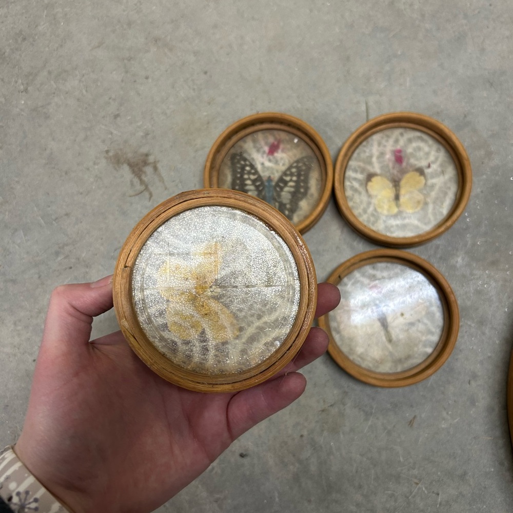 Vintage 1970s Pressed Butterfly BambooTray & Coasters set 5 pieces - Picture 6 of 7
